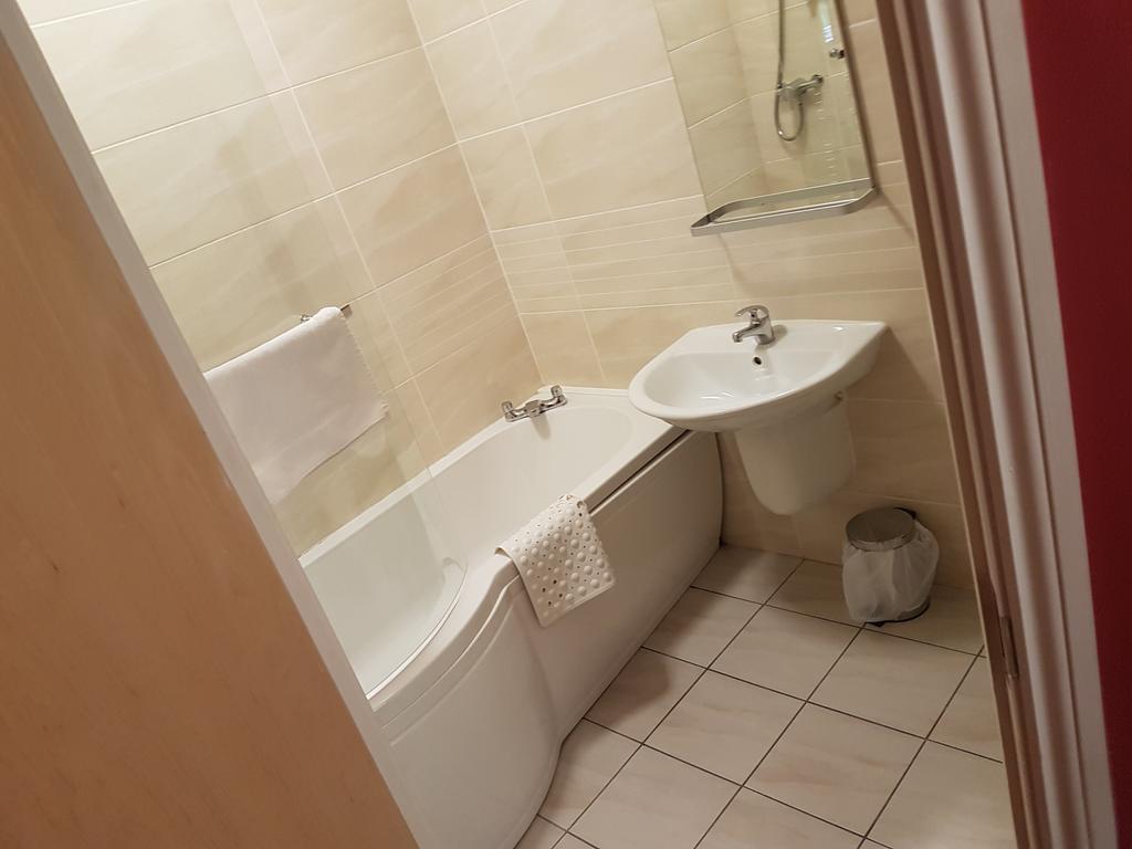 Sutherlands Hotel Gateshead Bagian luar foto